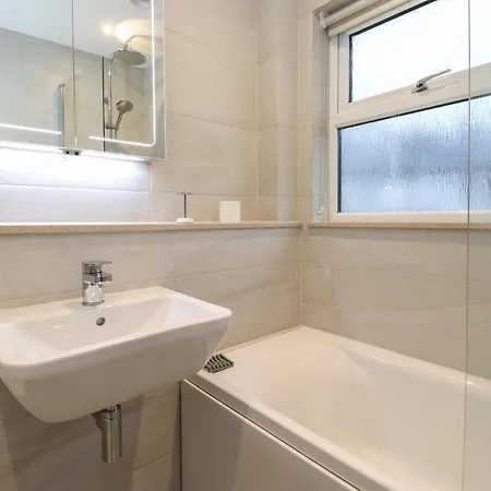 Merry Bank آمبيلسايد