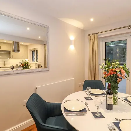 Merry Bank Holiday home *